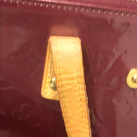 Louis Vuitton Vernis 1000.00 - Picture 2 of 8